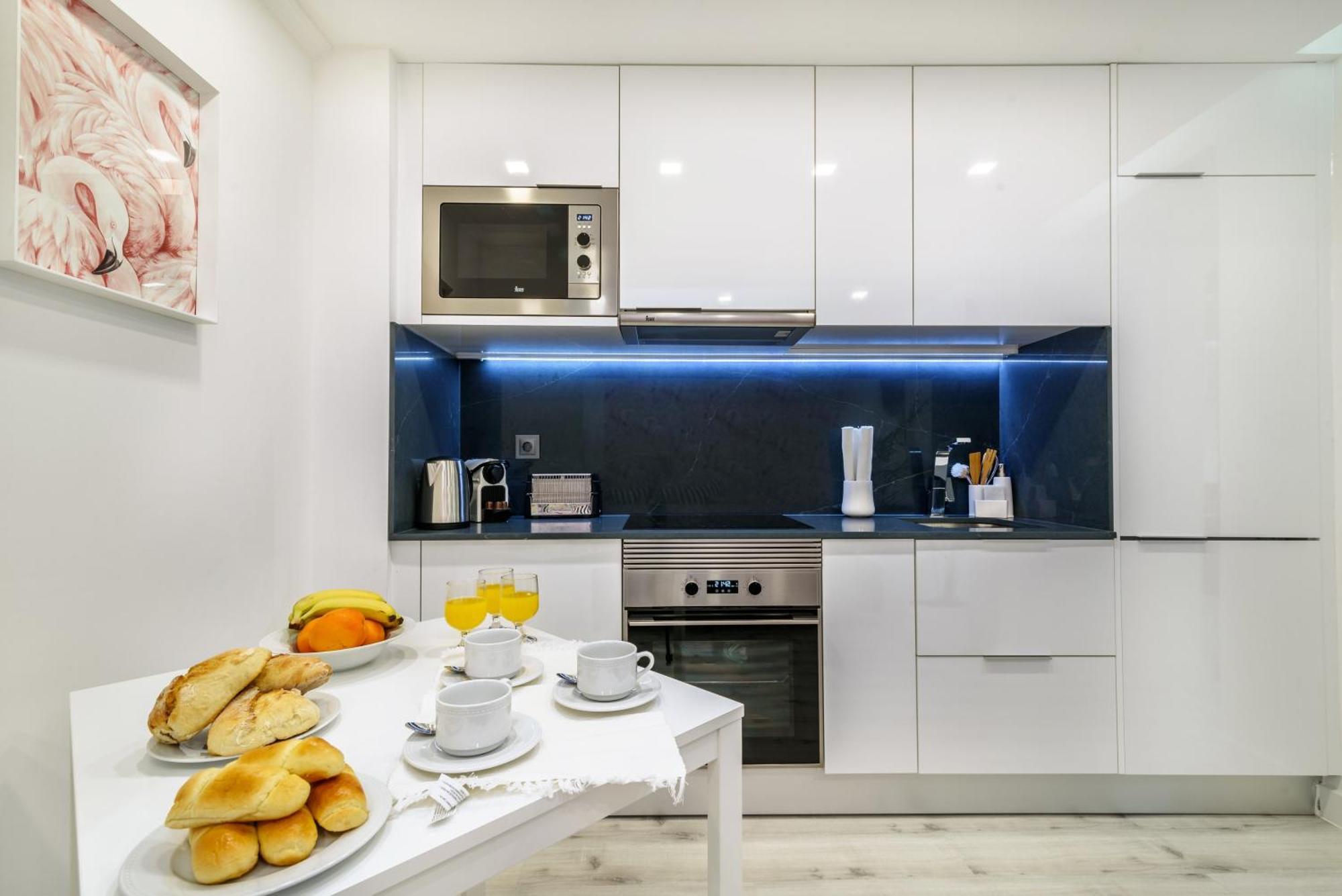 Whome City Chic Escape: Your Stylish Haven In Downtown Lisboa Ngoại thất bức ảnh
