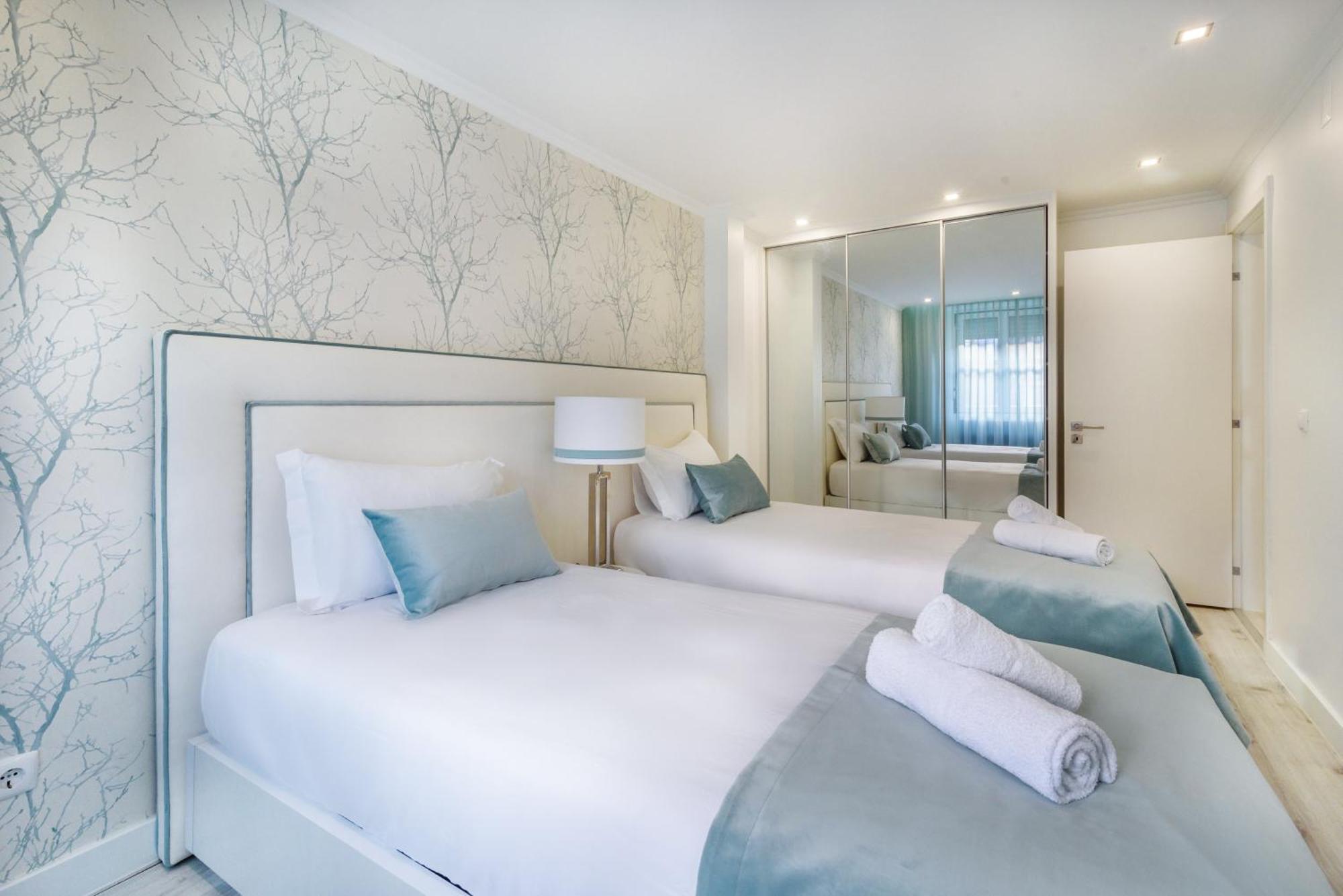 Whome City Chic Escape: Your Stylish Haven In Downtown Lisboa Ngoại thất bức ảnh